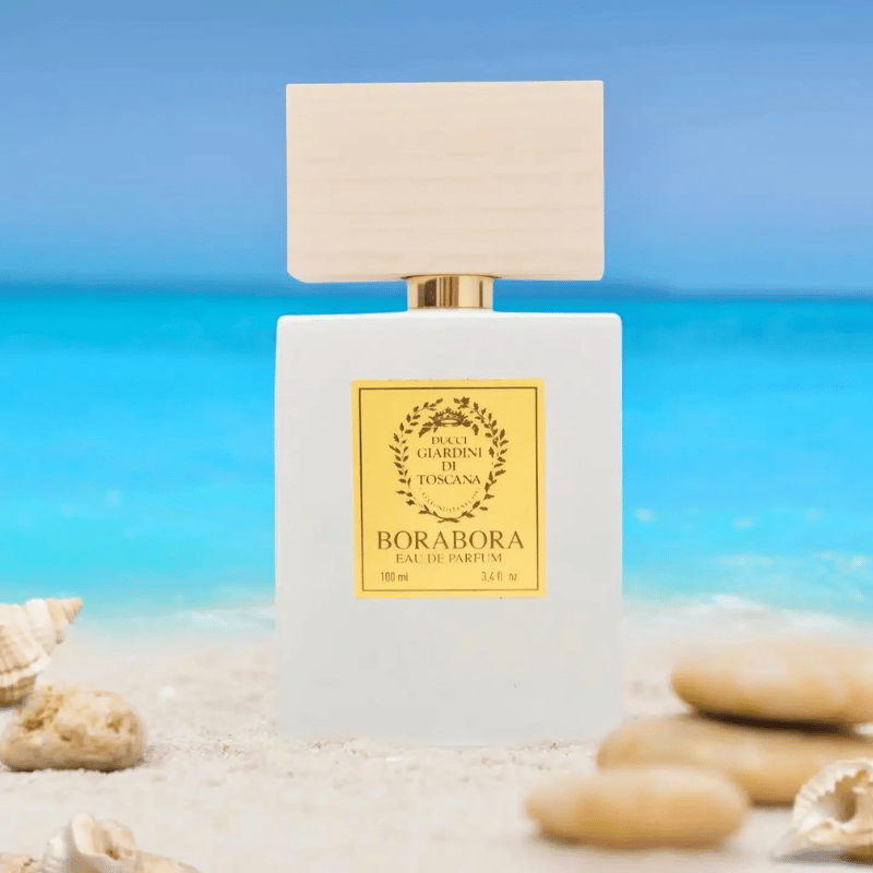 Thiết kế chai nước hoa Giardini Di Toscana Borabora EDP – Chai thủy tinh vuông vức với chi tiết vàng sang trọng